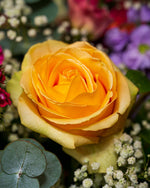 Blumenstrauß "Blühende Umarmung"