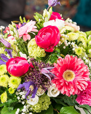 
                  
                    Blumenstrauß "Superheldin"
                  
                