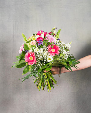
                  
                    Blumenstrauß "Superheldin"
                  
                